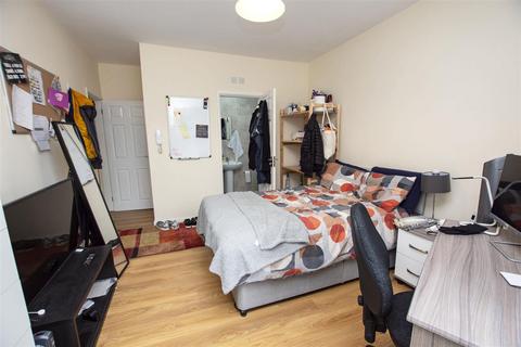 3 bedroom flat to rent, Katie Road, Birmingham B29