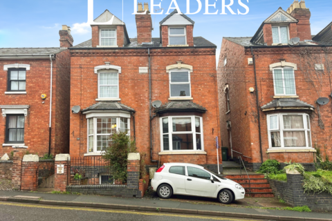 4 bedroom semi-detached house to rent, Astwood Road, Worcester, WR3