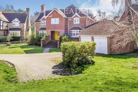 5 bedroom detached house to rent, Seafarers Walk, Hayling Island