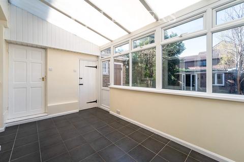 4 bedroom terraced house to rent, Telford Road, Portsmouth