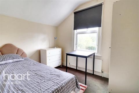 1 bedroom in a house share to rent, Farnley Road, Selhurst