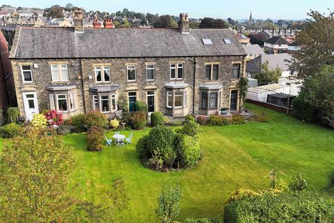 4 bedroom terraced house for sale, Brooklands, Halifax HX3