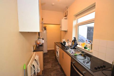 4 bedroom terraced house to rent, Ellis Leazes, Durham