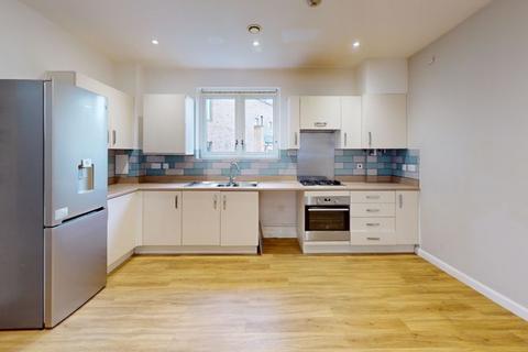 2 bedroom apartment to rent, Edgecumbe Avenue, London