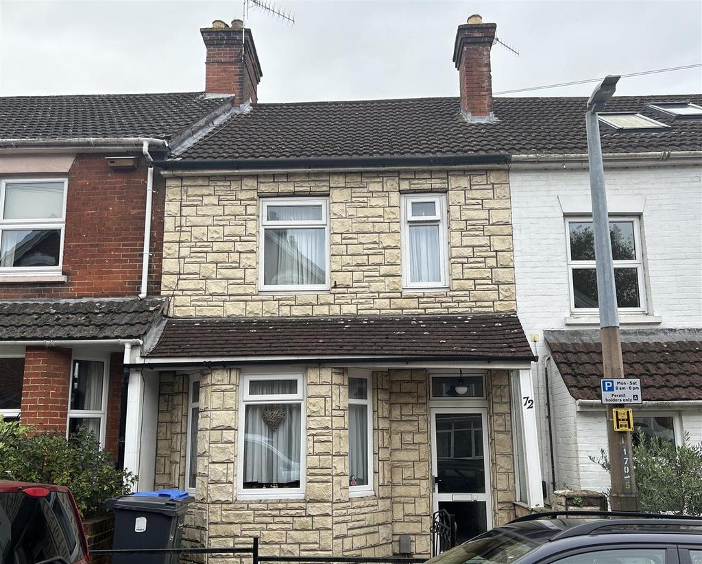 Hamilton Road, Salisbury 3 bed terraced house to rent £1,450 pcm (£