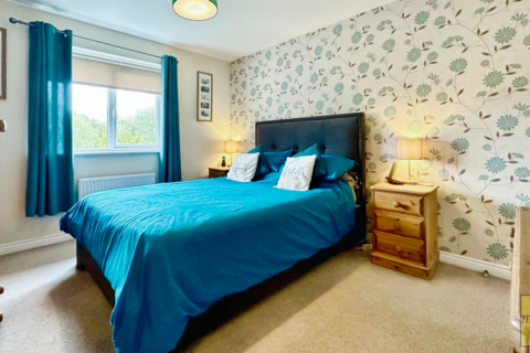 8 Llys Ynysgeinon, Godrergraig, Swansea, SA9 2BJ