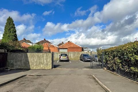24 Keysmith Close, Willenhall, WV13 2QG