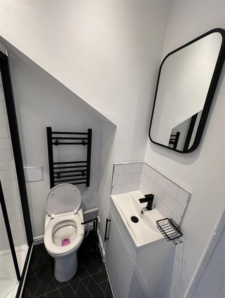 Bedroom 5   ensuit a