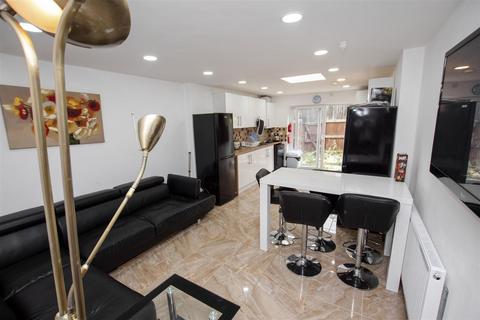 5 bedroom house to rent, Holly Grove, Hubert Road, Birmingham B29