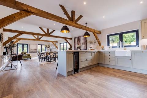 3 bedroom barn conversion for sale, Lamberhurst Road, Horsmonden