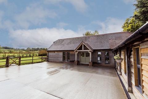 3 bedroom barn conversion for sale, Lamberhurst Road, Horsmonden