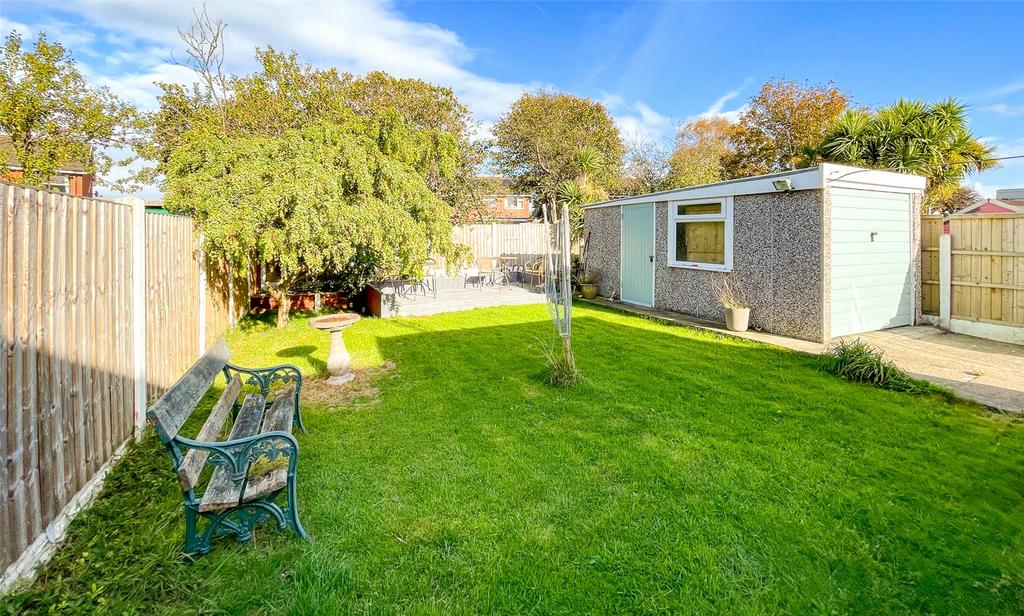 Turnberry Drive, Abergele, Conwy, LL22 2 bed bungalow for sale £200,000