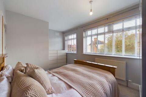 4 Ashbourne Avenue, Middleton, Manchester, M24 2NZ
