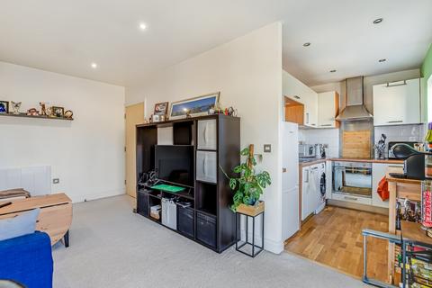 1 bedroom flat for sale, Clifford Drive, Menston, Ilkley, West Yorkshire, LS29