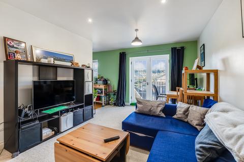 1 bedroom flat for sale, Clifford Drive, Menston, Ilkley, West Yorkshire, LS29