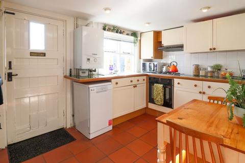 2 bedroom cottage for sale, High Street, Canterbury CT3