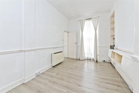 Studio to rent, Cumberland Street, London SW1V