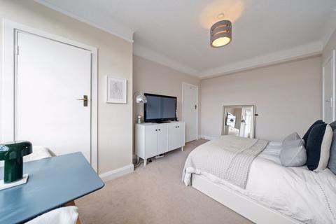 Studio for sale, Du Cane Court Balham High Road SW17 7JE