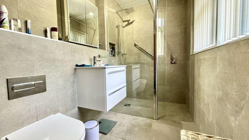 En-Suite to Bedroom