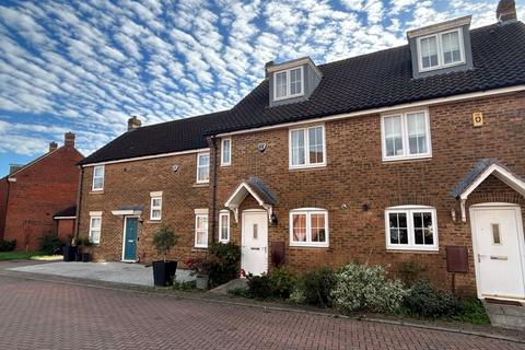 4 bedroom townhouse to rent, Thistle Close, Yaxley