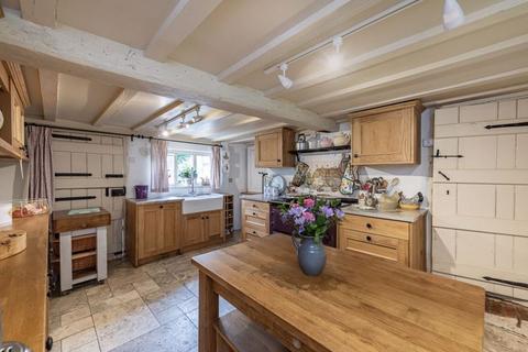 3 bedroom cottage for sale, Eythrope