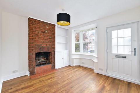 2 bedroom terraced house to rent, Berkhampstead Road, Chesham