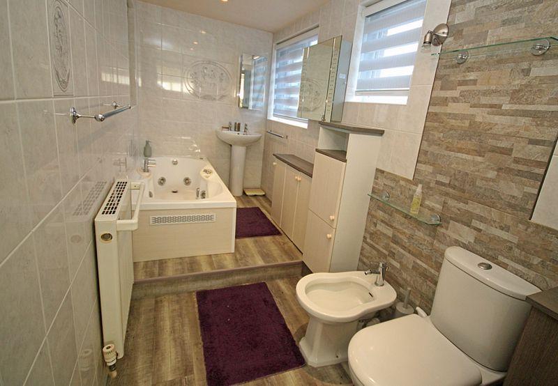 En suite bathroom