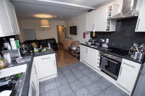 6 bedroom house to rent, Tiverton Road, Birmingham B29