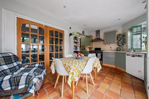 7 Frederick Gardens, Cheam, Sutton, SM1 2HX