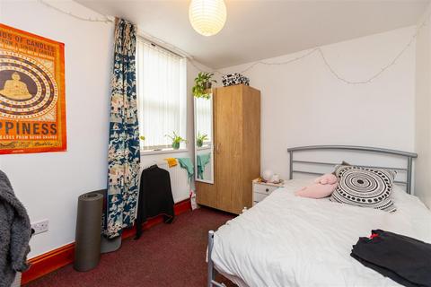 6 bedroom house to rent, Luton Road, Birmingham B29