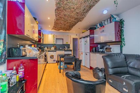 6 bedroom house to rent, Dawlish Road, Birmingham B29