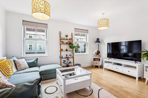 6 Portland Close, Worcester Park, KT4 8DJ