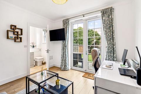 6 Portland Close, Worcester Park, KT4 8DJ