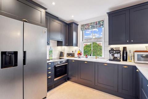 6 Portland Close, Worcester Park, KT4 8DJ