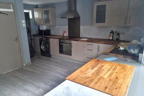 2 bedroom terraced house for sale, Holtdale Fold, Leeds