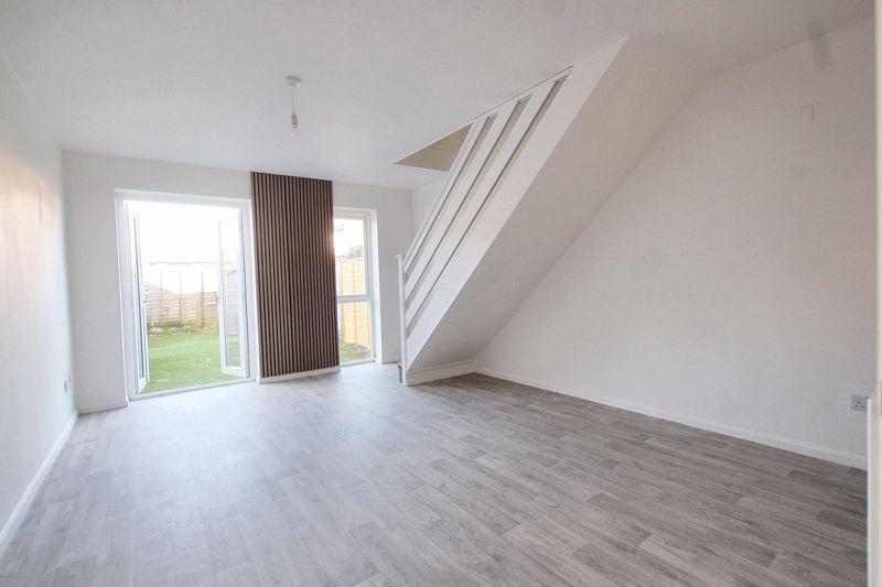 Overbrook Road, Gloucester GL2 2 bed terraced house to rent £1,050