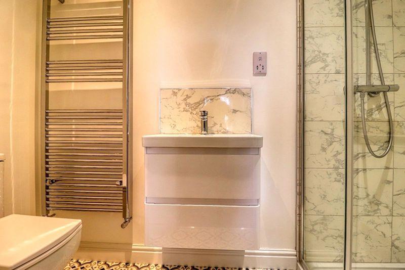 Ensuite