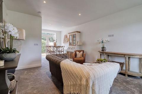 undefined, Jasmine Croft, Epworth