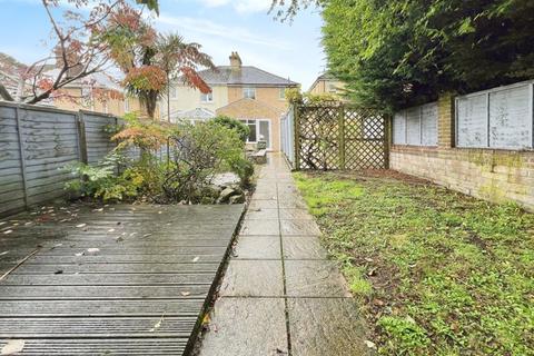 3 bedroom semi-detached house to rent, Gwynne Road, Poole BH12