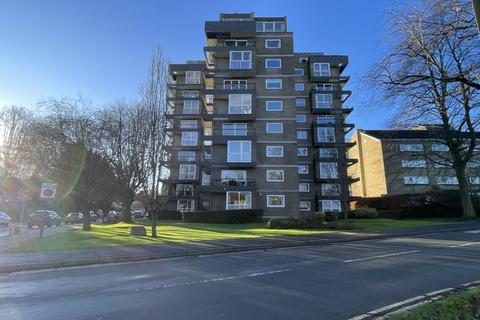 3 bedroom apartment to rent, St. Mary's Walk, Harrogate, HG2