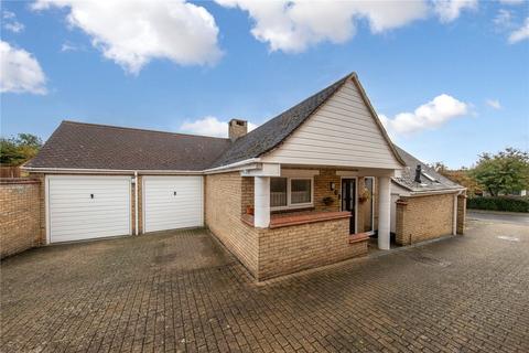 3 bedroom bungalow for sale, Vellan Avenue, Fishermead, Milton Keynes, MK6