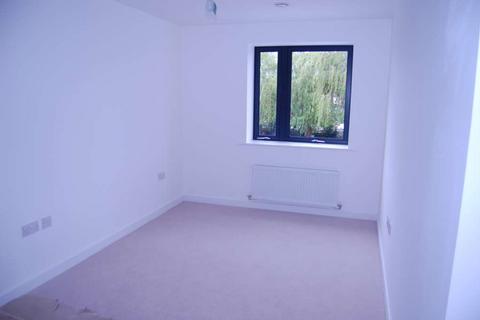 2 bedroom apartment to rent, ADDLESTONE