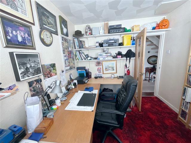 Bedroom/office