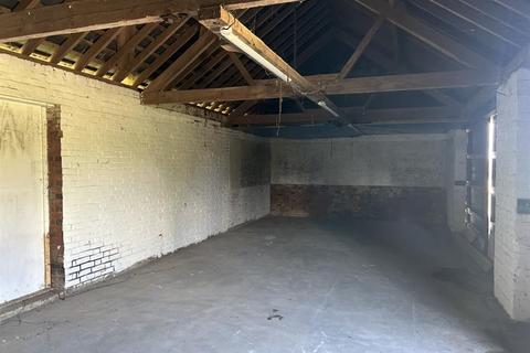 Storage to rent, Unit 1, Breach Farm, St John's Road, Oakley, Hampshire