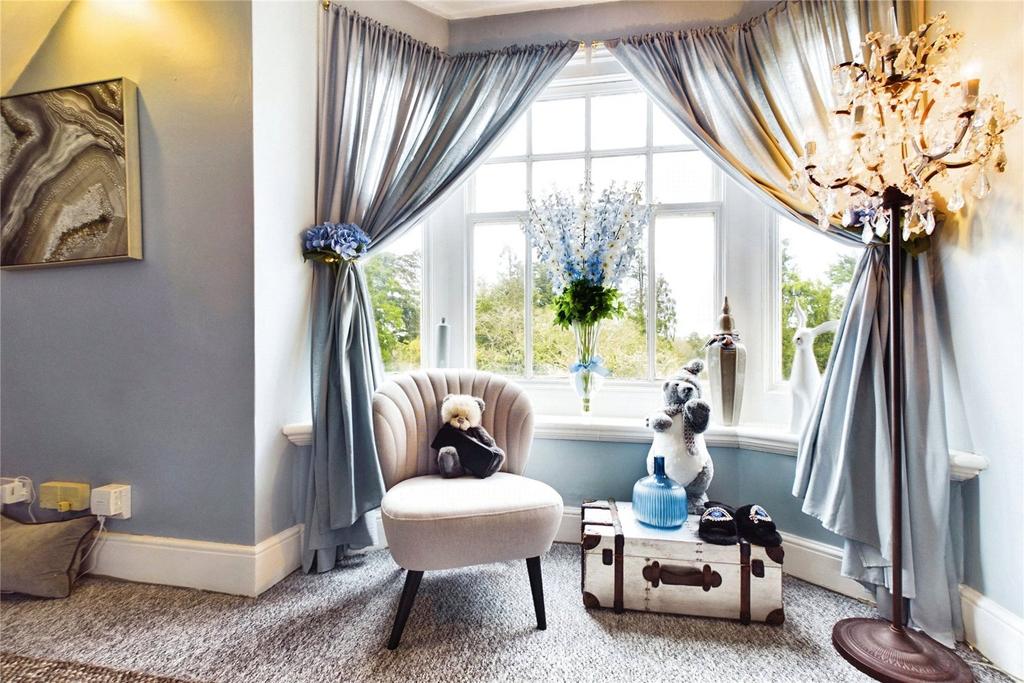 Lounge Window