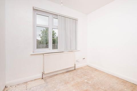 2 bedroom maisonette for sale, Lynmouth Avenue, Morden SM4