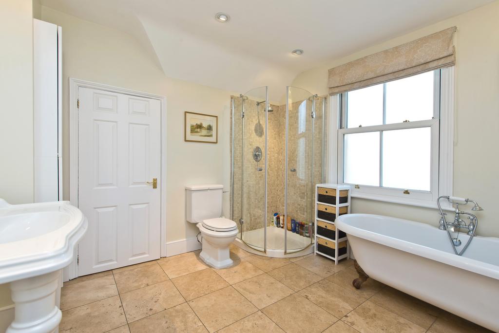 3 Strachen Place-Bat
