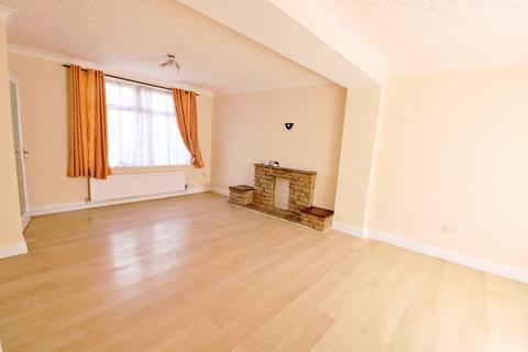 2 bedroom terraced house to rent, Manford Way, Essex IG7