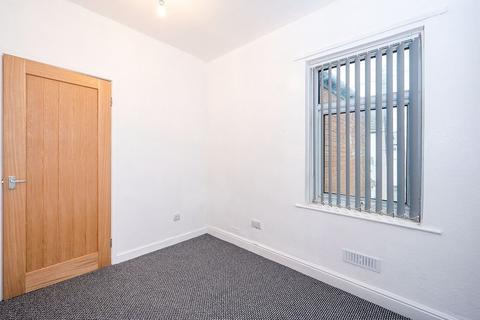 3 bedroom end of terrace house to rent, Carlton Street, Merseyside L34