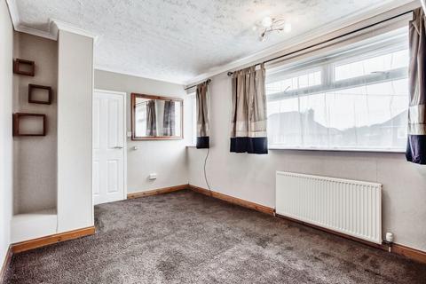 3 bedroom semi-detached house for sale, Lanshaw Close, West Yorkshire LS10